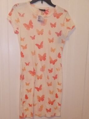 NWT women med tshirt dress white with pink butterflies